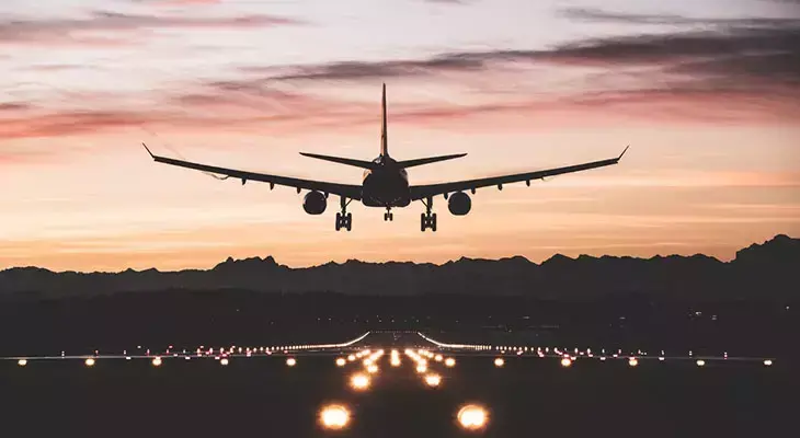 Göydə təşviş: Təyyarə qəfil hündürlük itirdi, sərnişinlər xəstəxanaya yerləşdirildi