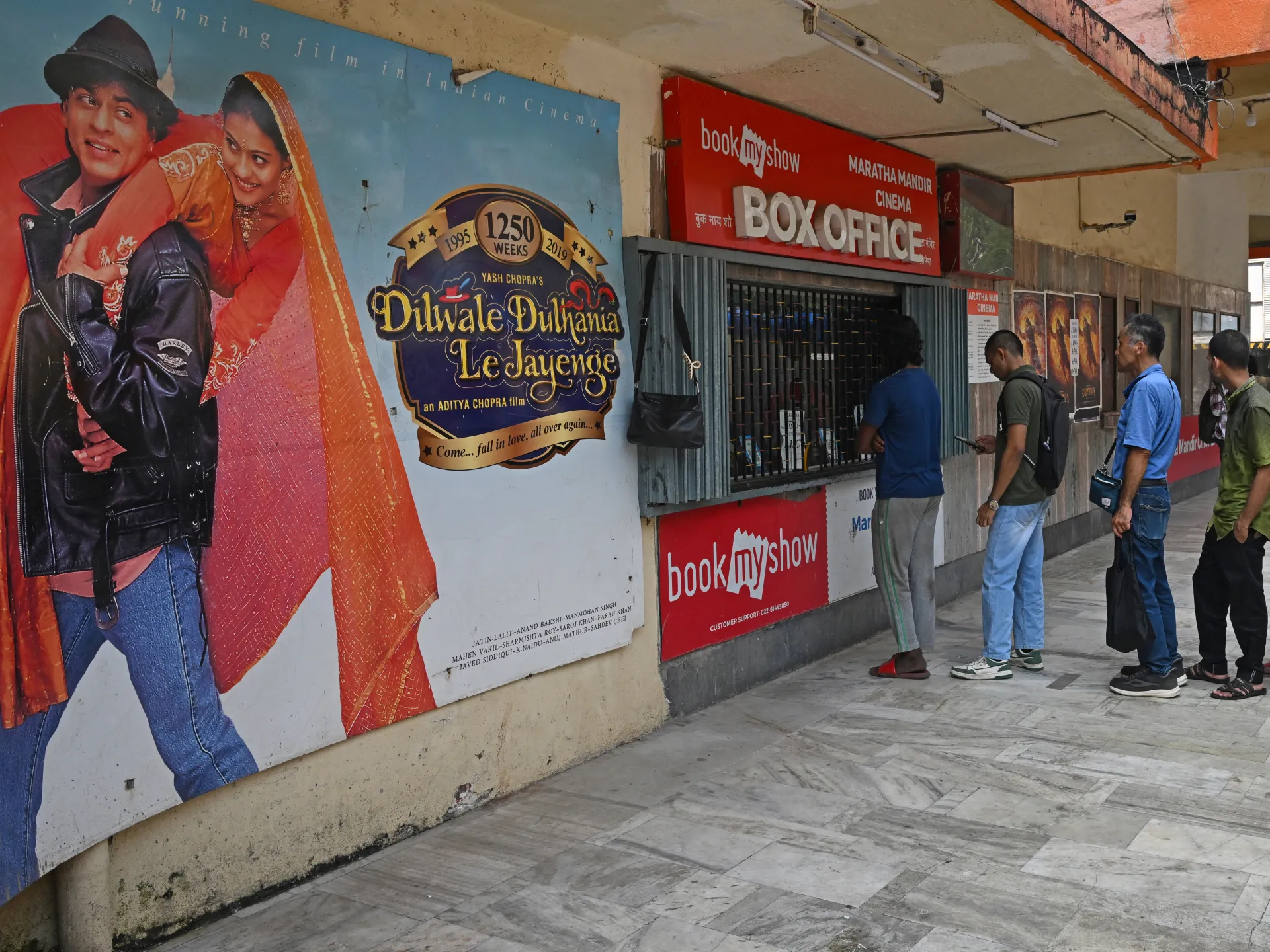 Bollivudun əfsanəvi eşq filmi Mumbayda 30 illik fasiləsiz nümayişlə tarixə düşdü