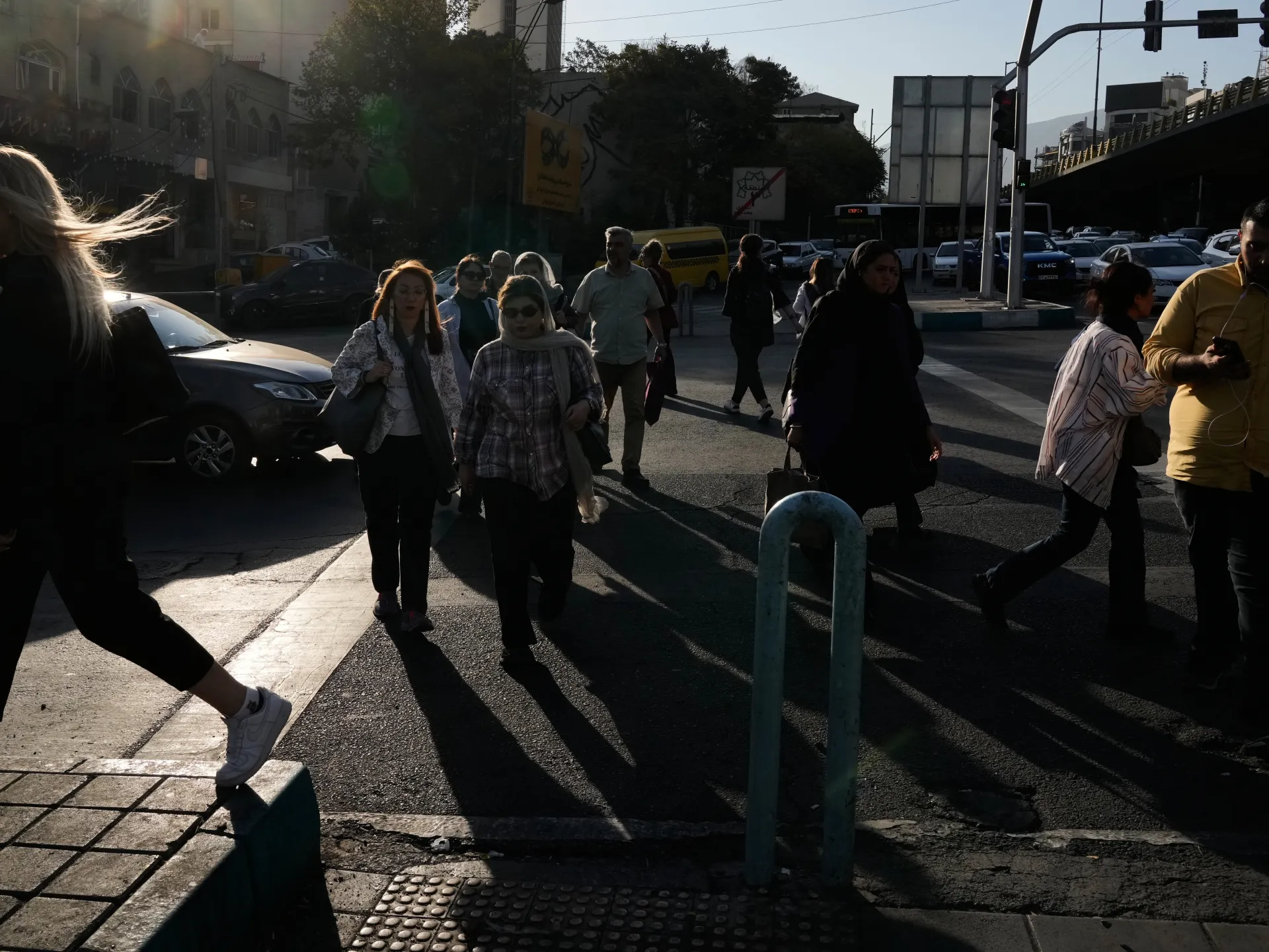 İran İsraillə müharibə sonrası sosial azadlıqlarda çətinlik çəkir