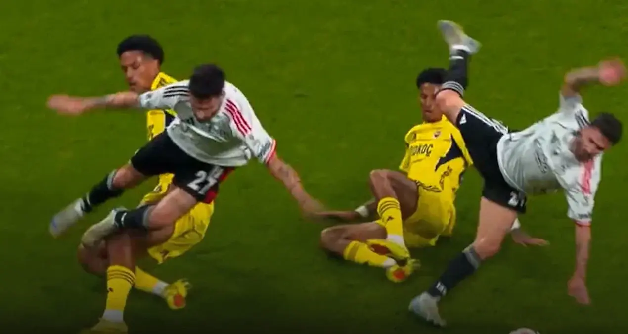 Derbidə mübahisəli epizod yaşandı