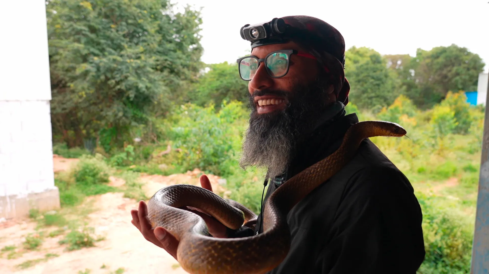 Hindistanın ilan xilasediciləri: Meqaşəhərdə birgəyaşayış sınağı