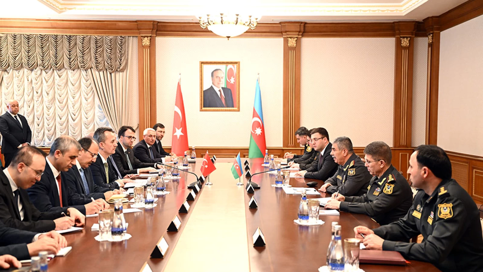 土耳其和亞塞拜然國防部討論了軍事合作問題
