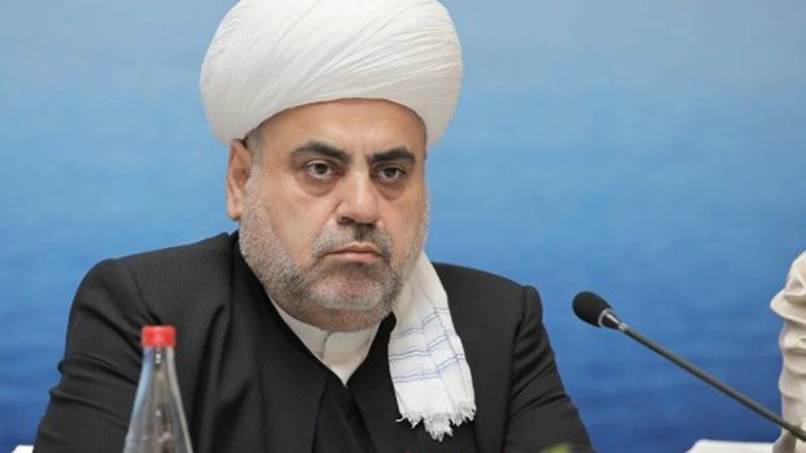 謝赫·阿拉舒庫爾·帕沙扎德向伊朗領導人阿里·哈梅內伊表示哀悼